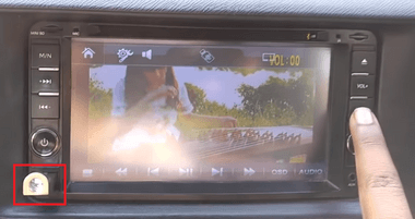 How-to-Play-Video-on-Car-Screen-From-USB