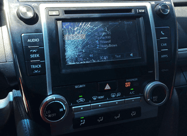 damaged-car-radio-screen